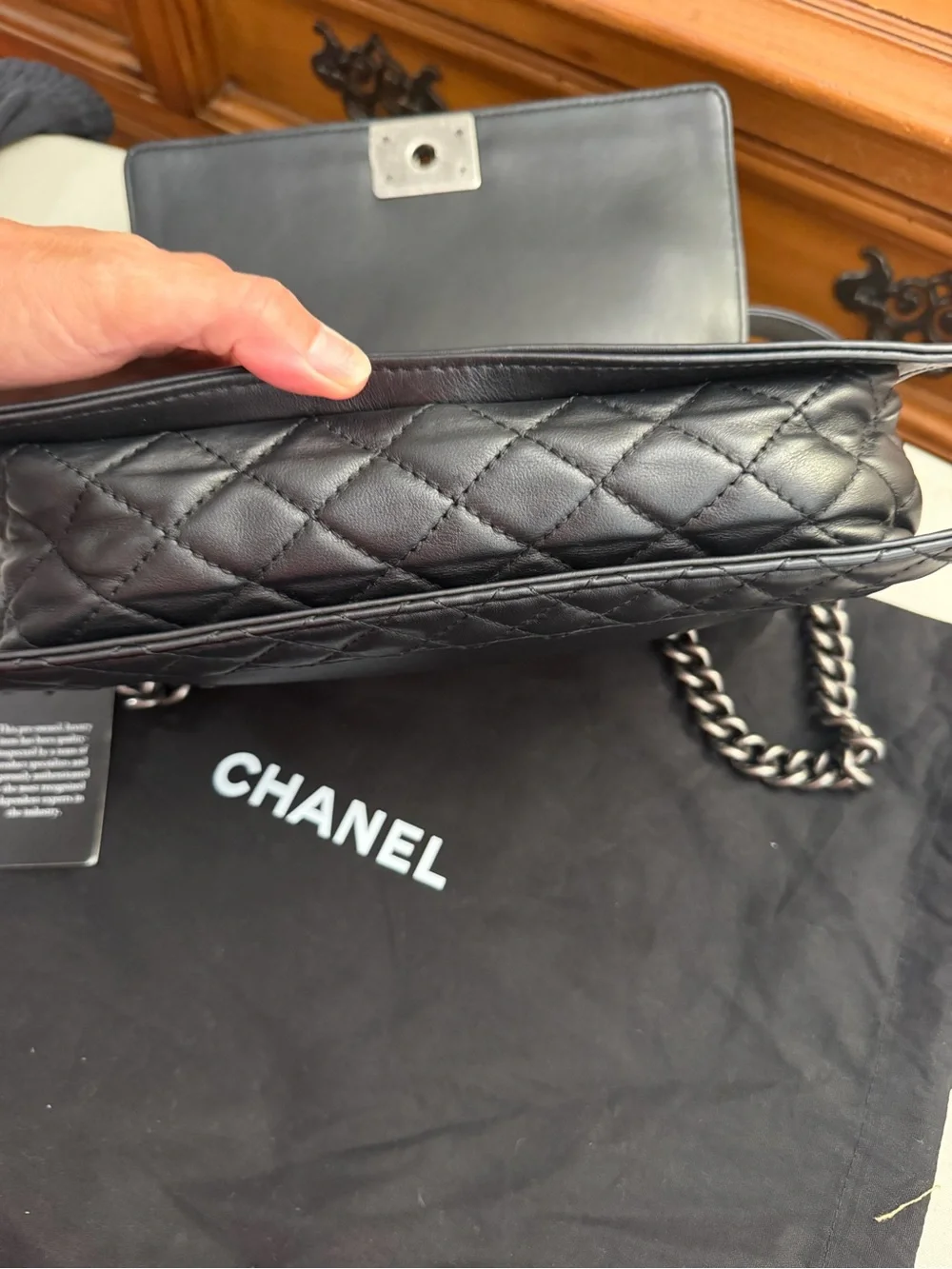 CHANEL Black Quilted Leather Shoulder Bag with Gunmetal Chains